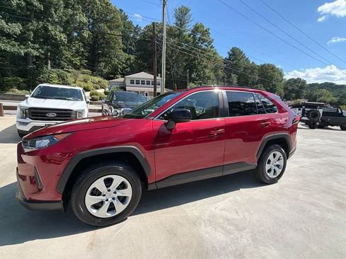 Used 2019 Toyota RAV4 LE FWD image 17