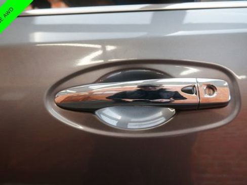 Used 2017 Nissan Rogue SV w/ SV Premium Package image 77