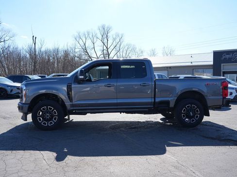 Used 2025 Ford F350 Platinum w/ FX4 Off-Road Package AWD/4WD image 6