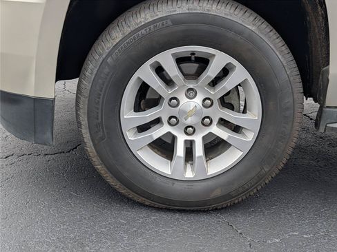 Used 2016 Chevrolet Tahoe LS w/ Enhanced Driver Alert Package RWD image 9