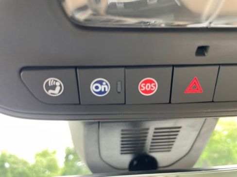 Used 2025 Chevrolet Equinox ACTIV w/ Safety and Technology Package AWD/4WD image 28