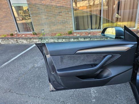 Used 2022 Tesla Model 3 Long Range image 33