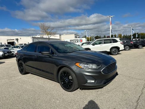 Used 2020 Ford Fusion SE w/ Equipment Group 151A image 15