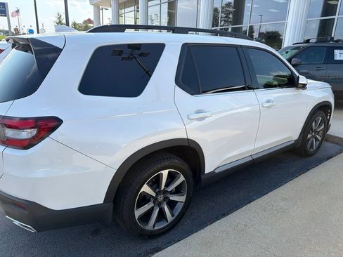 Used 2025 Honda Pilot Elite image 5