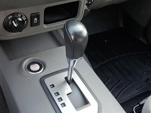 Used 2020 Nissan Frontier SV image 44