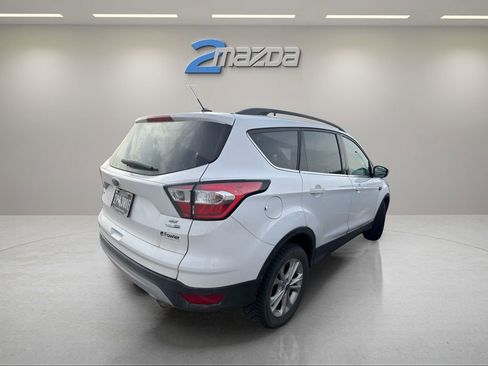 Used 2018 Ford Escape SE image 4