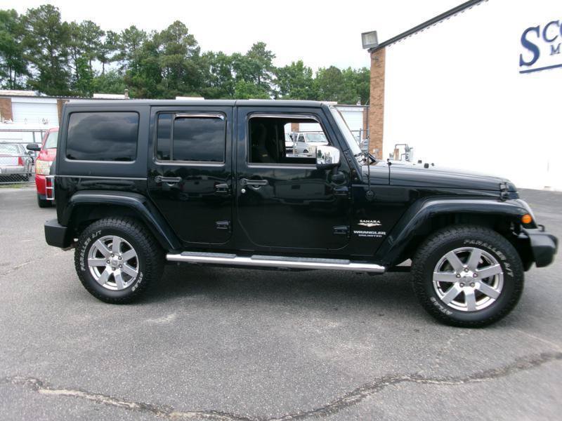 Used 2015 Jeep Wrangler Unlimited Sahara w/ Dual Top Group AWD/4WD image 20