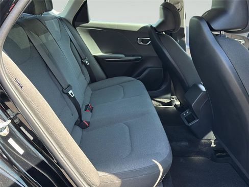 Used 2025 Kia K4 FWD image 25