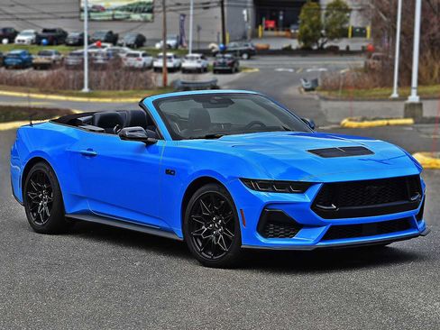 Used 2025 Ford Mustang GT Premium w/ GT Performance Package RWD image 13