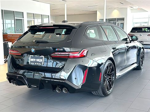 New 2027 BMW M5 Touring AWD/4WD image 7