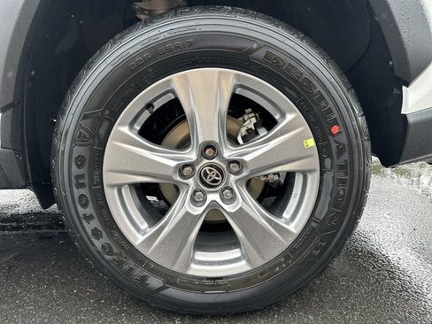 Used 2025 Toyota RAV4 XLE w/ Convenience Package image 7