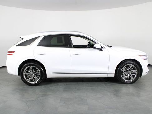 Used 2025 Genesis GV70 2.5T image 10