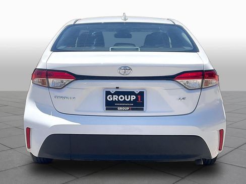 Used 2025 Toyota Corolla LE FWD image 5