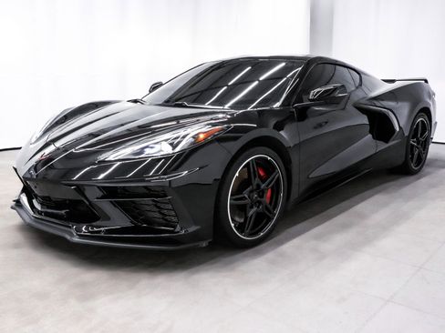 Used 2023 Chevrolet Corvette Stingray Coupe w/ Z51 Performance Package image 3