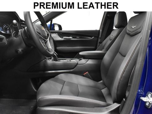 Used 2025 Cadillac XT5 Premium Luxury w/ LPO, Floor Liner Package FWD image 4