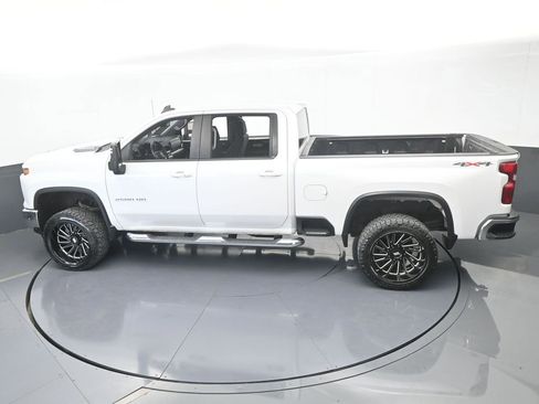 Used 2024 Chevrolet Silverado 2500 LT image 52