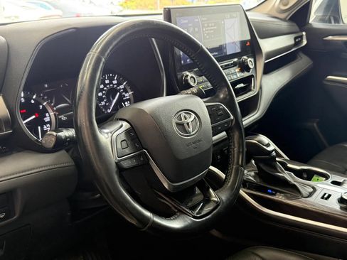 Used 2021 Toyota Highlander Limited AWD/4WD image 9