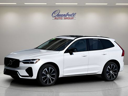 Used 2025 Volvo XC60 B5 Plus AWD/4WD image 8