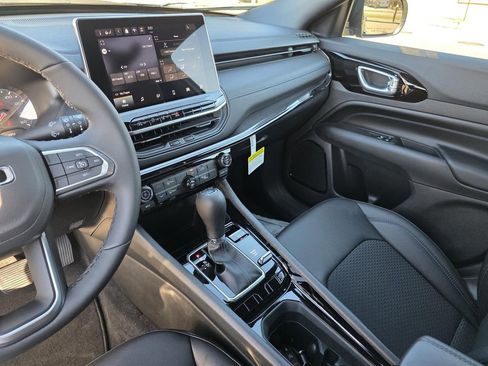 New 2026 Jeep Compass Latitude AWD/4WD image 21