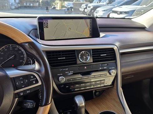 Used 2018 Lexus RX 350L w/ Premium Package image 12