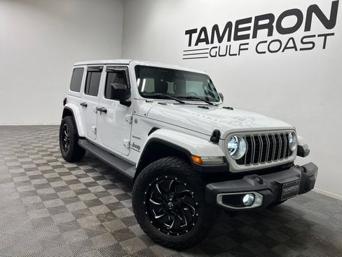 Used 2024 Jeep Wrangler Unlimited Sahara AWD/4WD image 1