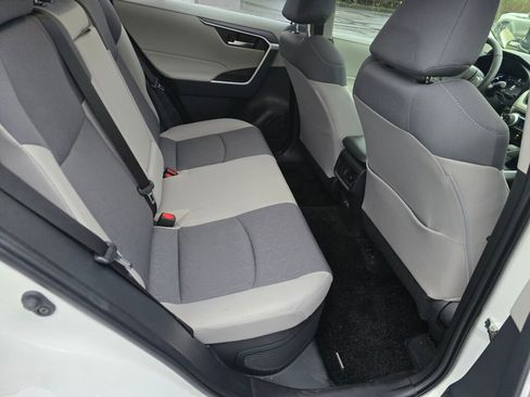 Used 2025 Toyota RAV4 XLE image 12