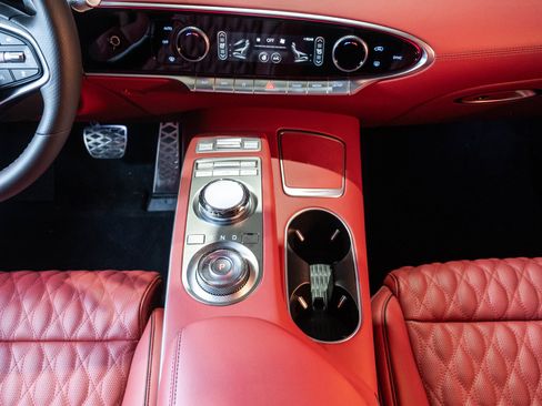 Used 2025 Genesis GV70 3.5T Sport w/ Sport Advanced Package image 26