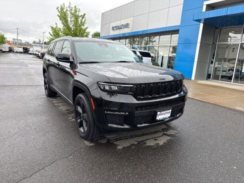 Used 2023 Jeep Grand Cherokee L Limited w/ Luxury Tech Group II AWD/4WD image 3