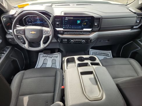 Used 2025 Chevrolet Silverado 1500 LT AWD/4WD image 36
