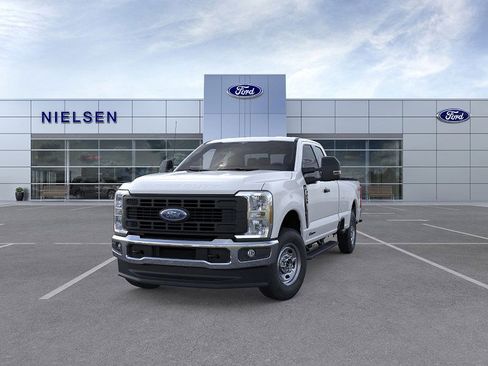 New 2026 Ford F250 XL w/ XL Chrome Package image 2