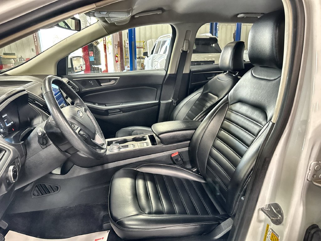 Used 2024 Ford Edge SEL AWD/4WD image 12