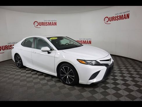 Used 2020 Toyota Camry SE FWD image 14
