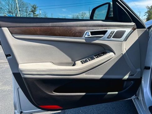Used 2016 Hyundai Genesis 3.8 w/ Option Group 04 image 14
