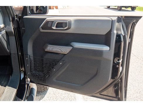 Used 2022 Ford Bronco Black Diamond AWD/4WD image 16