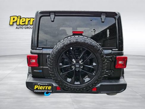 Used 2024 Jeep Wrangler Unlimited Sahara AWD/4WD image 4