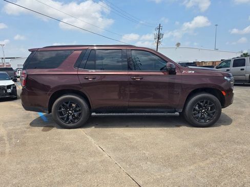 Used 2022 Chevrolet Tahoe Z71 w/ Luxury Package AWD/4WD image 4