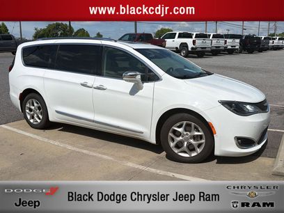 Used 2020 Chrysler Pacifica Limited w/ Advanced Safetytec Group