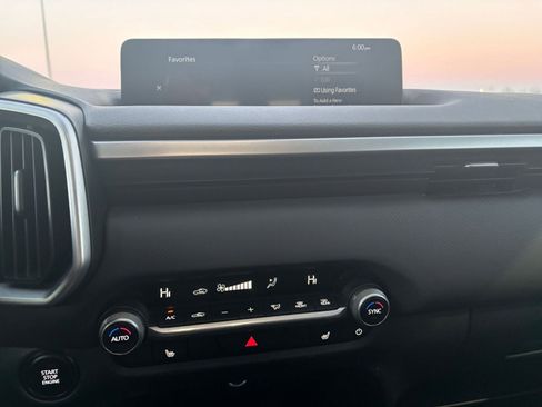 Used 2025 MAZDA CX-50 AWD 2.5 S w/ Preferred Package image 18