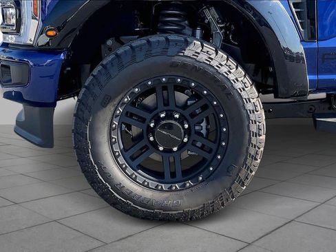 New 2026 Ford F250 Lariat w/ Black Appearance Package AWD/4WD image 12