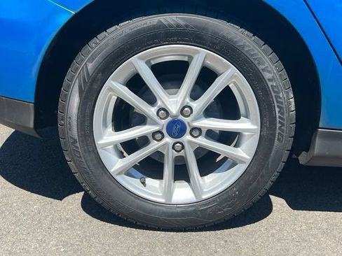 Used 2016 Ford Focus SE w/ SE Cold Weather Package FWD image 10