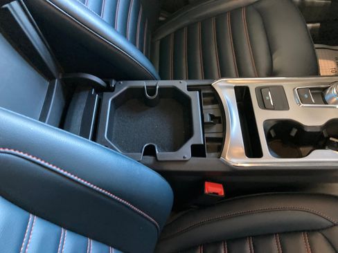 Used 2023 Ford Edge SEL w/ Sport Appearance Package image 6