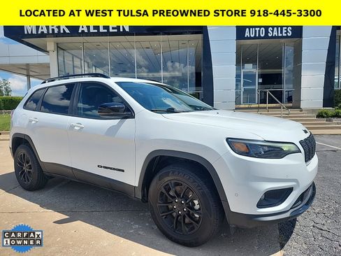 Used 2023 Jeep Cherokee Altitude Lux image 1