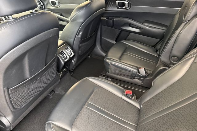 Certified 2023 Kia Sorento EX FWD image 15
