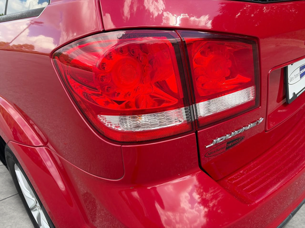 Used 2019 Dodge Journey SE w/ Connectivity Group FWD image 8