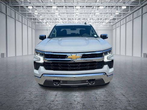 Used 2024 Chevrolet Silverado 1500 LT AWD/4WD image 2
