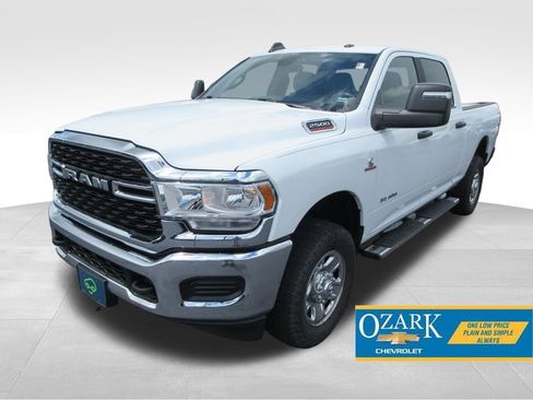 Used 2024 RAM 2500 Big Horn AWD/4WD image 1