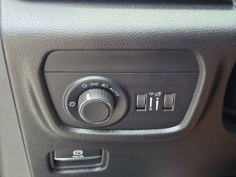Used 2025 Jeep Grand Cherokee L Altitude AWD/4WD image 27