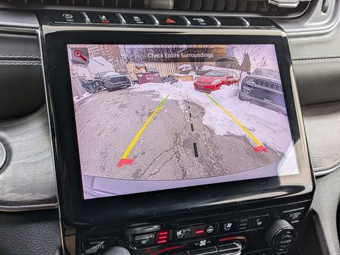 Used 2023 Jeep Grand Cherokee Overland image 21