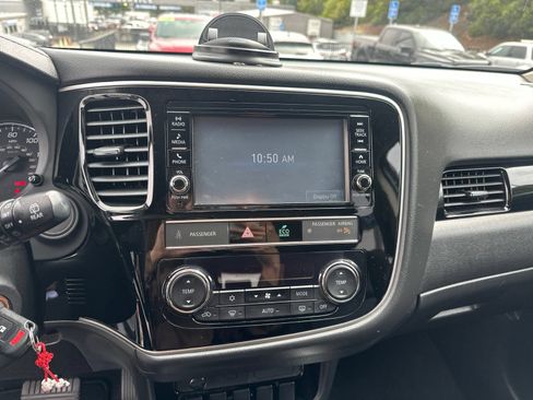 Used 2019 Mitsubishi Outlander ES FWD image 12