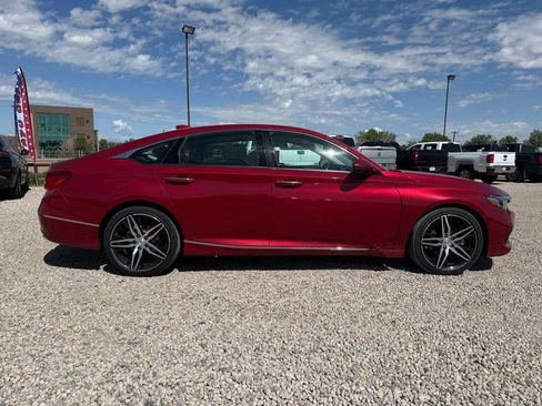 Used 2021 Honda Accord Touring image 12